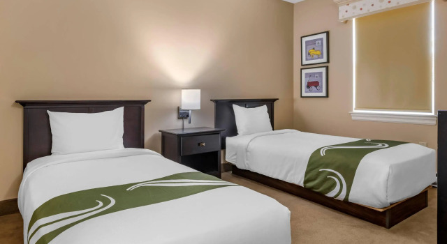 Четырёхместный люкс Quality Inn & Suites Quispamsis