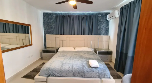 Torre de lujo con piscina y seguridad