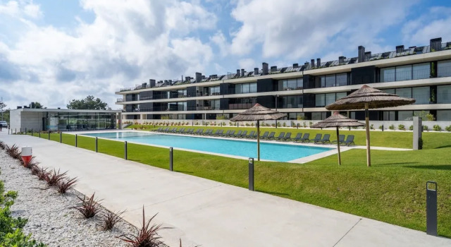 Green Coast Beachfront Retreat by Minho s Guest
