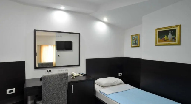 Трёхместный номер Standard Hotel Golf