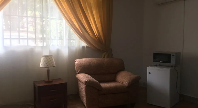 Embassy Suites Hotels & Restaurant, Buchen Sie Hotel Monrovia Greater Monrovia