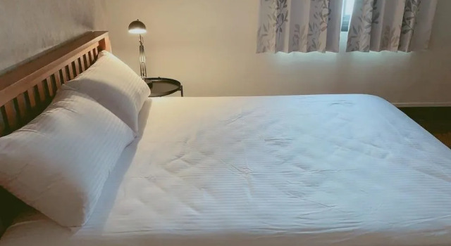 Tainan Yu Pin Ju B&B, Забронировать Отель «постель и завтрак» Отели Тайнань с парковкой, рядом с Национальный университет Чэн-Кун, Парковка