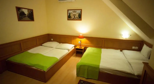 Четырёхместный номер Standard Szinbád Hotel