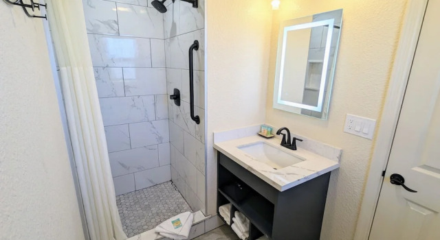 Номер Deluxe Clarion Collection Wilkies Inn Pacific Grove - Monterey