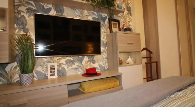 Cozy apt 10 mins walk from Poetto + terrace, Забронировать Отель Куарту-Сант-Элена Южная Сардиния