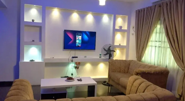 2 Bed - Sleeps 4 With Free Parking