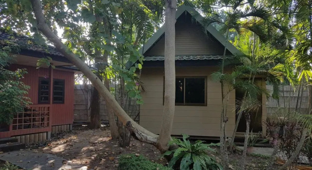 Номер Standard с балконом Guesthouse Ratchaburi