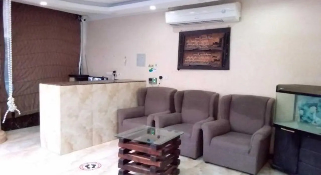 OYO 640 Home Furnished 3-Bedroom Apartment