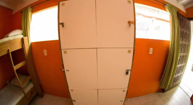 Кровать в общем номере Geckos Hostel