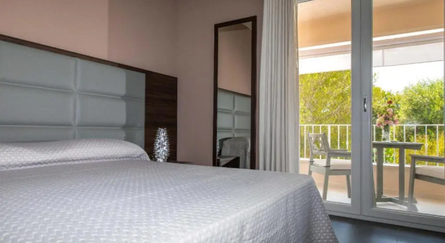 Двухместный номер Standard с балконом 4Essences Boutique Rooms