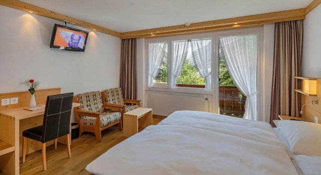 Двухместный номер Standard с балконом Hotel Matterhornblick