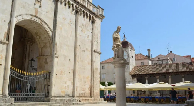 Apartments Ćurić, Buchen Sie Ferienwohnung Hotels in Gespanschaft Split-Dalmatien mit Pool, Schwimmbad