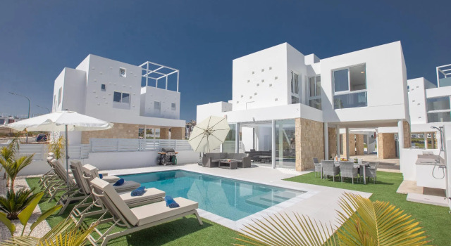 Protaras Centre Seaview Villa, 200m from Beach, Rezervovat Hotel 5hvězdičkové hotely v Protaras, 5*