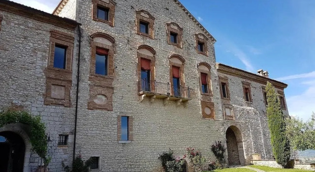 Abbazia di San Pastore, Rezervovat Hotel Hotely v Lazio s parkováním, Parkování