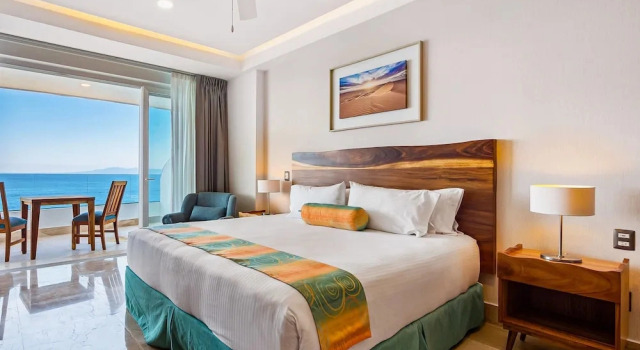 Oceanfront, 8th-floor Condo With Pool, Pool spa & Large Balcony, Book Ferieresort SPA-hoteller i Jalisco, SPA