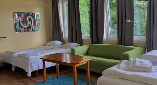 Четырёхместный номер Economy с балконом SKAP Hostel Mandal
