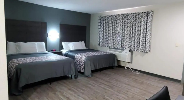 Crescent Park Motel & Suites, Rezervați Motel Hoteluri în Littlefield cu parcare, Parcare