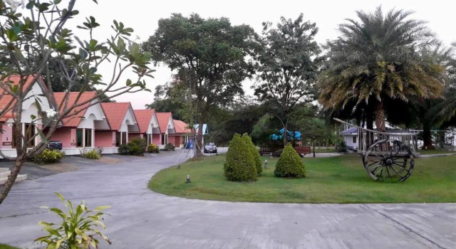 Maingam Resort Uthaitani, Prenota Resort Nam Song 