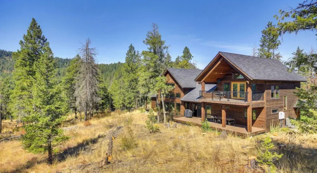 Spacious Priest River Retreat: 35 Mi to Schweitzer, Buchen Sie Hotel Priest River Idaho