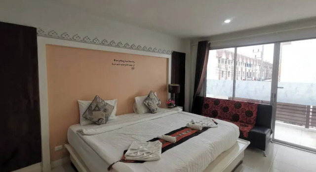Номер Deluxe с балконом Phuket Racha Kata Homestay