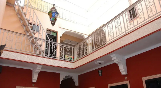 Red Castle Hostel - Backpacker