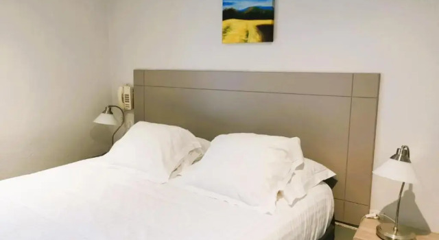 Трёхместный номер Standard Hotel de la Couronne