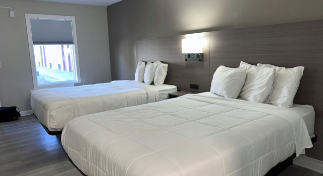 Четырёхместный номер Superior Whalers Inn and Suites