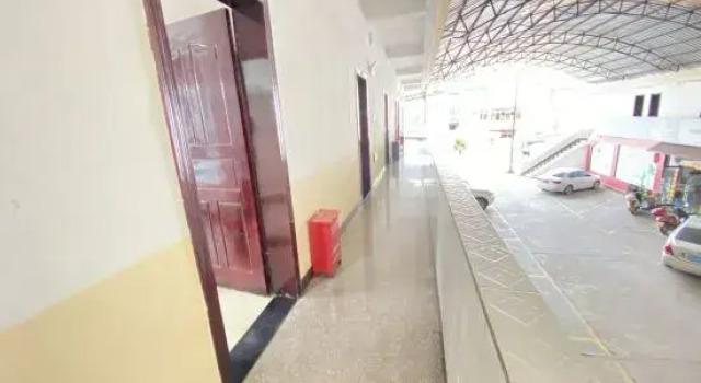 Yunxian Yujin Hotel, Prenota Hotel Lincang Yunnan