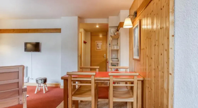 Apartment near the slopes at LA PLAGNE 1800, Забронировать Апартаменты/квартира Отели Ла-Плань-Тарантез с парковкой, рядом с Горнолыжный подъемник Фуниплань Гранд Рошет, Парковка
