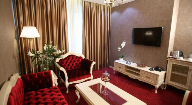 Grand Hotel & Spa Tirana, Забронировать Курортный отель Тирана область Тирана, рядом с Skanderbeg Square