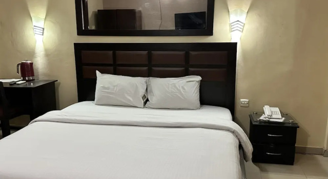 Номер Deluxe Whitehouse Msquare Hotel