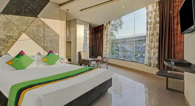 Двухместный номер Deluxe Treebo Glassotel Near Ruby Hospital