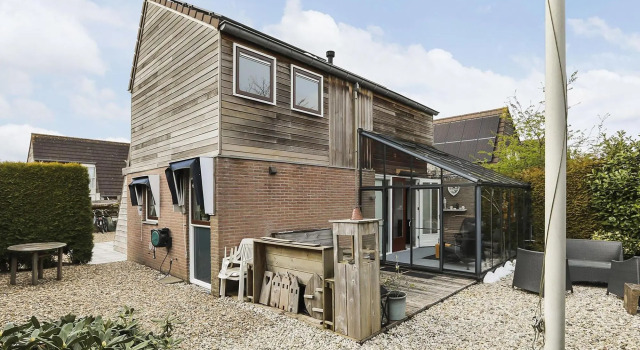 Holiday Home in Grou With Bubble Bath, Book Hotel Grou Frisian lakes