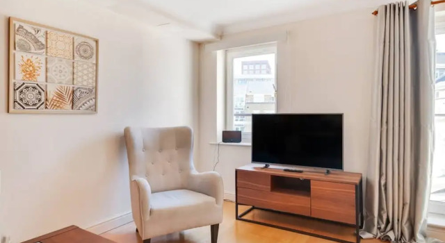 Modern 2bed, 2bath apt 1 Minute to Jubilee Line, Забронировать Отель Отели Лондона 3 звезды, рядом с Станция метро Surrey Quays, 3*