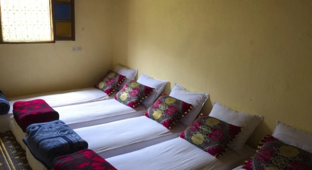 Трёхместный семейный номер Standard с балконом и с видом на горы Tamatert Guest House