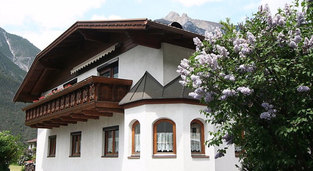 House Buntweg Landeck 27928, Забронировать Отель Отели Inntal с парковкой, Парковка