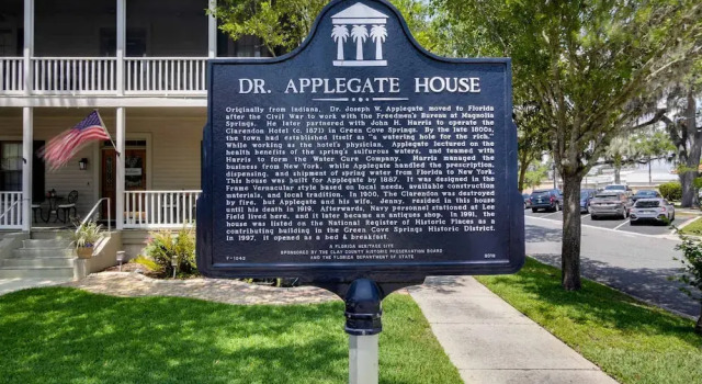Charming Green Cove Historic Home 1st Floor Stay, Rezerwuj Dom wakacyjny Green Cove Springs Floryda
