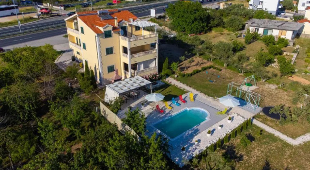 Апартаменты с балконом Apartments Maris