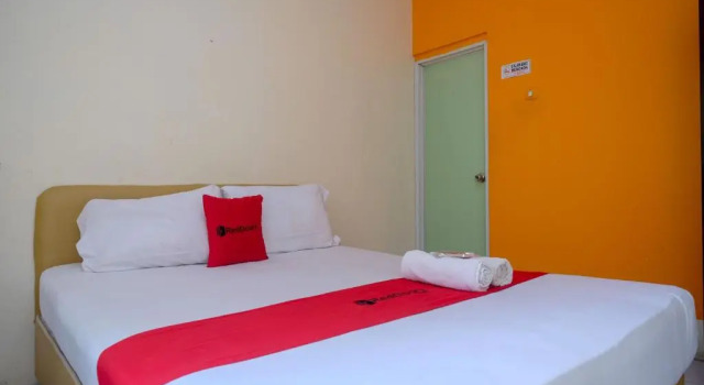 Двухместный номер Standard RedDoorz @ Jalan Pramuka Manado
