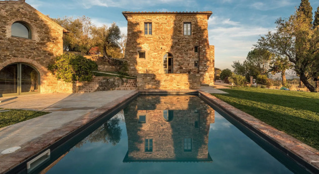 Luxury villa with private swimming pool, sauna and emotional shower, near lake, Забронировать Вилла Отели в центре Маджоне, в центре