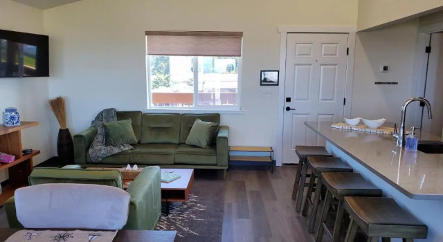 Люкс с 2 комнатами Moonstone Beach Motel