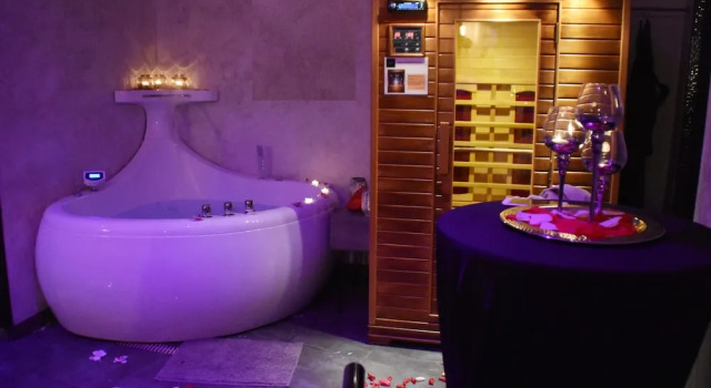 Chambre d'hôte Home and Spa, Забронировать Курортный отель Отели Безансона с парковкой, рядом с House of Victor Hugo, Парковка