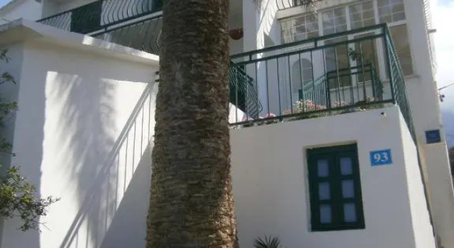 Apartments Tri Palme