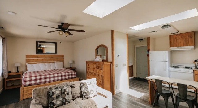 Двухместный коттедж Standard с балконом View Crest Lodge