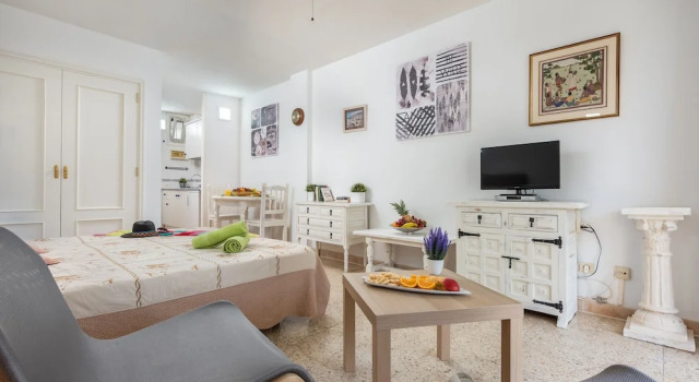 530 Big Studio with Terrace, Забронировать Отель Отели Плайя-де-лаc-Америкас с парковкой, рядом с Лос-Христианос, Парковка