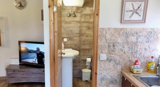 Wooden house corfu, Забронировать Отель Отели периферии Ионических островов с парковкой, Парковка