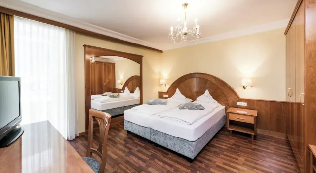 Двухместный семейный номер Standard The Oswald Grand Hotel