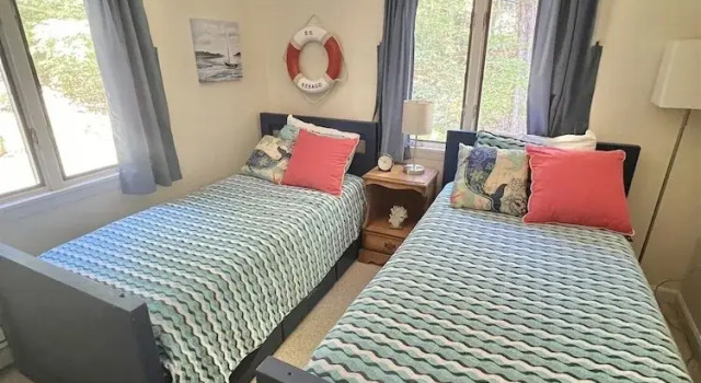 Daybreak Limit 8 3 Bedroom Villa by RedAwning, Book Villa Sebago Maine