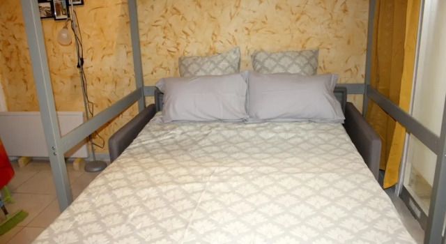 Studio in Saint-cyr-sur-mer, With Furnished Terrace - 200 m From the Beach