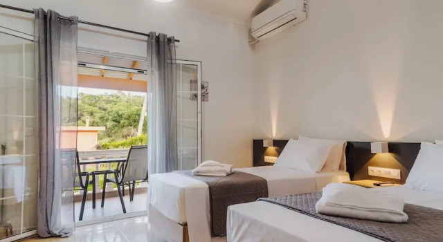 Коттедж с балконом Riposo Studios & Apartments